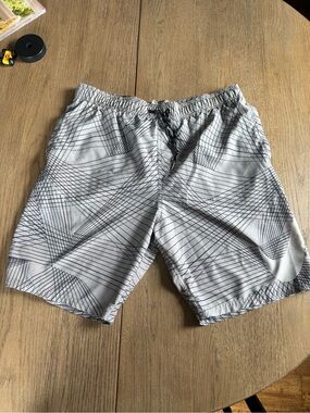 Nike Medium Men's Gray Geometric Swim Trunks